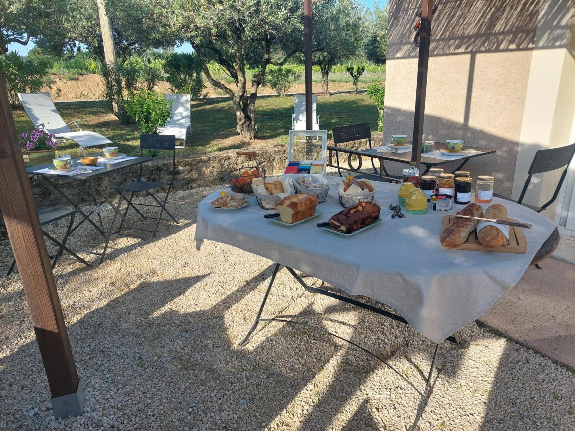 Hotel La Fanette Montbrison-sur-Lez Zewnętrze zdjęcie